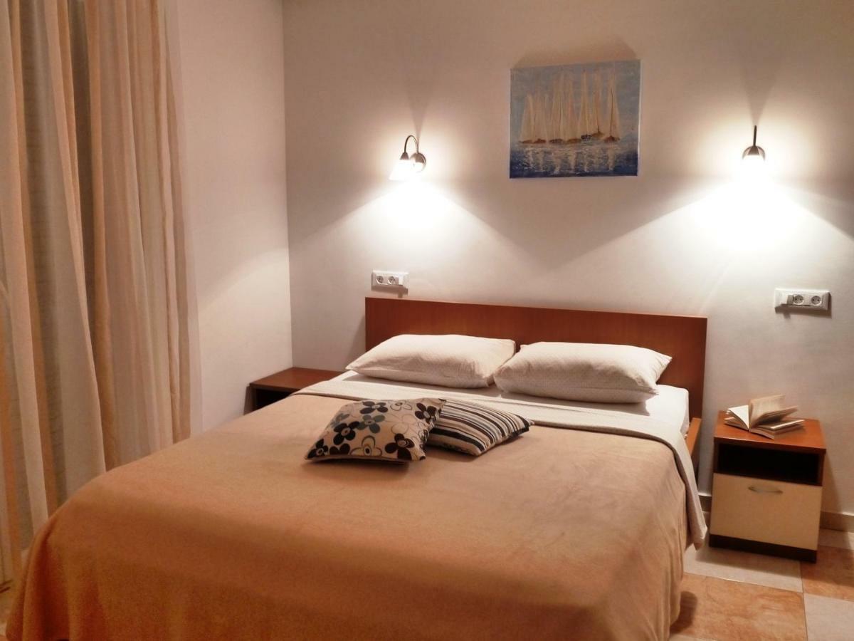 Nice Apartment & Room In ツァヴタット エクステリア 写真