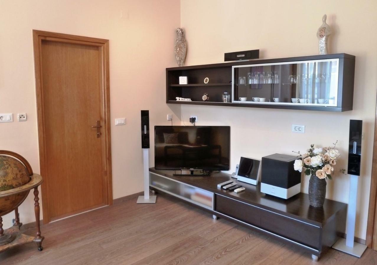 Nice Apartment & Room In ツァヴタット エクステリア 写真