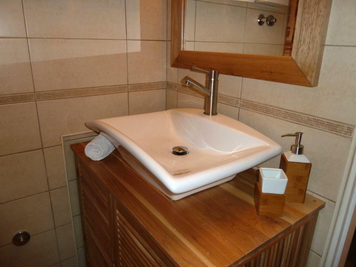 Nice Apartment & Room In ツァヴタット エクステリア 写真